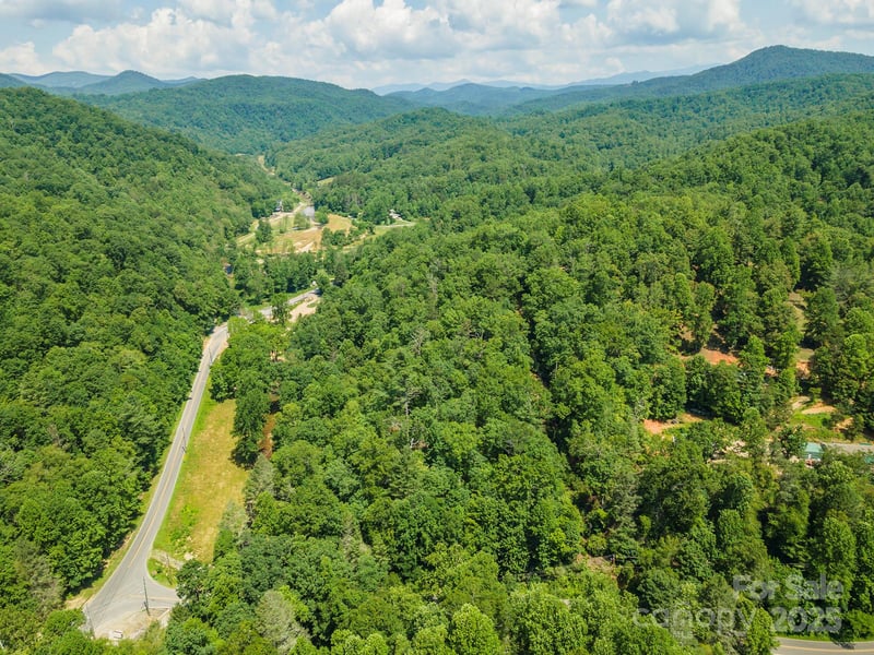 4 Roy Ln, Black Mountain, NC 28711
