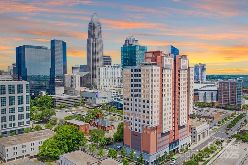 222 Caldwell St #1812, Charlotte, NC 28202