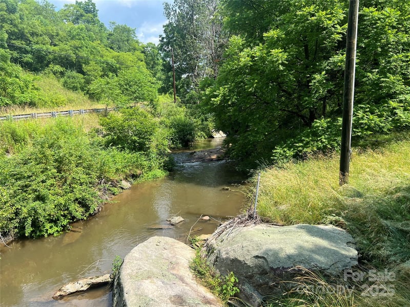 18103 Nc Hwy 194 Hw, Lansing, NC 28643