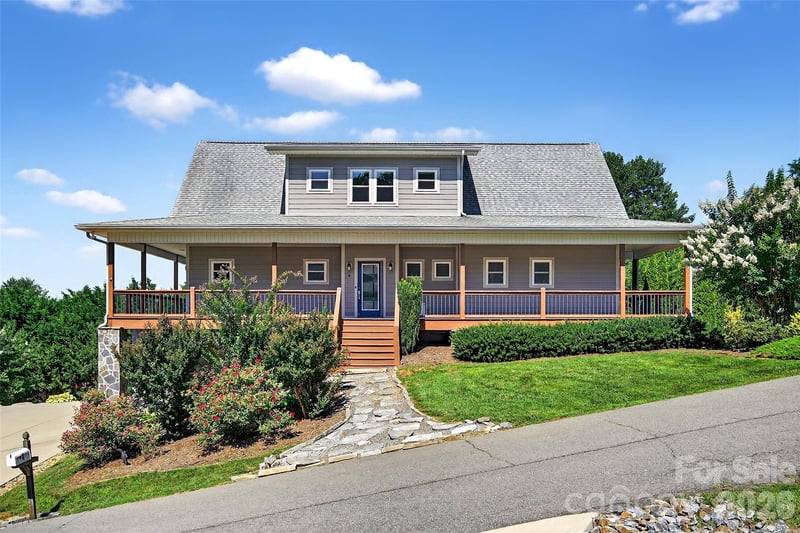 4 Stars Forever Dr, Black Mountain, NC 28711