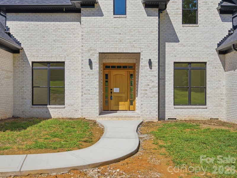 8018 Fairmont Dr, Waxhaw, NC 28173