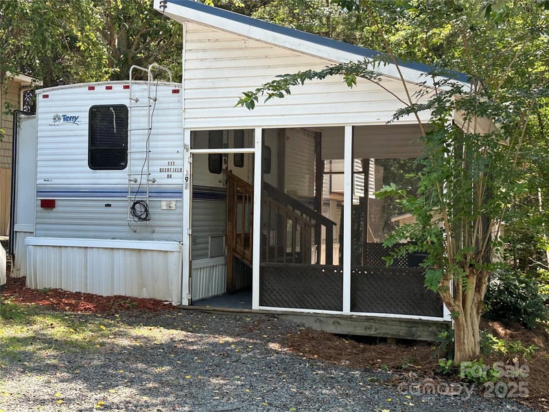 111 Deerfield Dr, New London, NC 28127