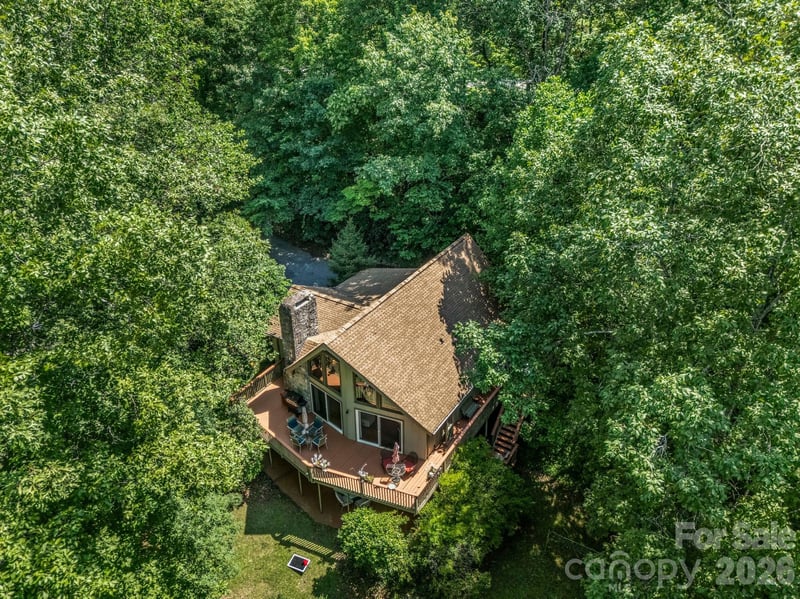 126 Sleeping Bear Ln, Lake Lure, NC 28746