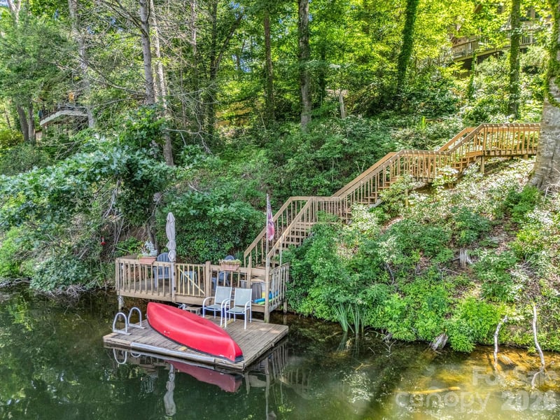 126 Sleeping Bear Ln, Lake Lure, NC 28746
