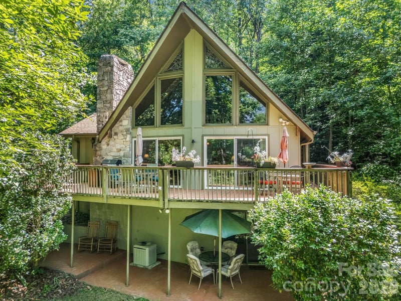 126 Sleeping Bear Ln, Lake Lure, NC 28746