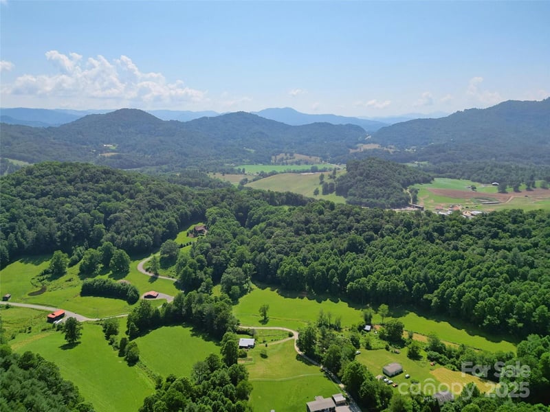 00 Point Of View Dr, Waynesville, NC 28785