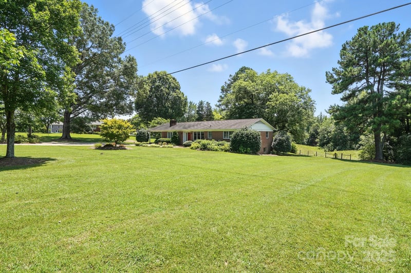 3427 Nc 16 Hw, Denver, NC 28037