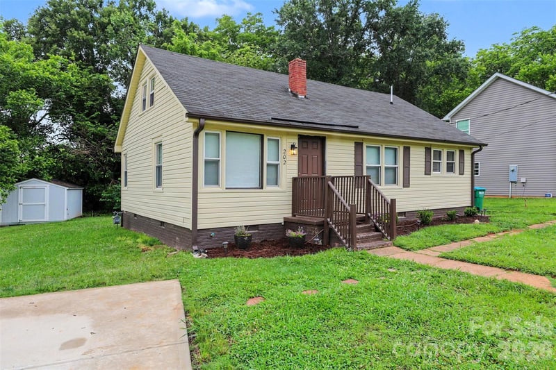 202 Pinchback Ave, Bessemer City, NC 28016