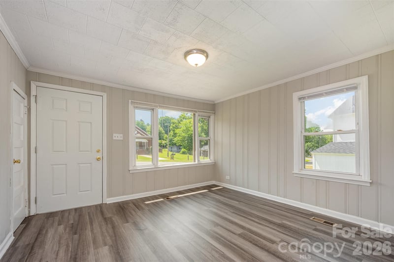 202 Pinchback Ave, Bessemer City, NC 28016