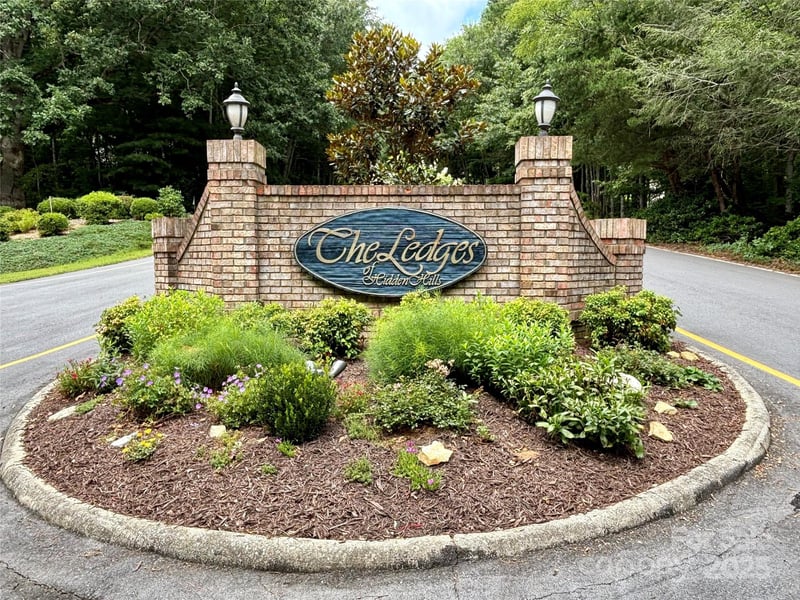 Sunlight Ridge Ct, Hendersonville, NC 28792