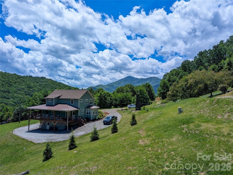 338 Majestic Mountain Dr, Burnsville, NC 28714