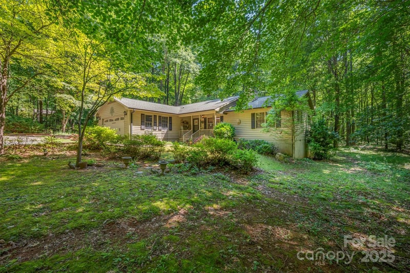 144 Beechwood Dr, Columbus, NC 28722