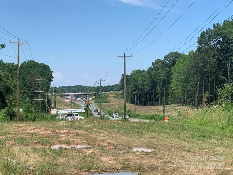1912 John St, Matthews, NC 28105