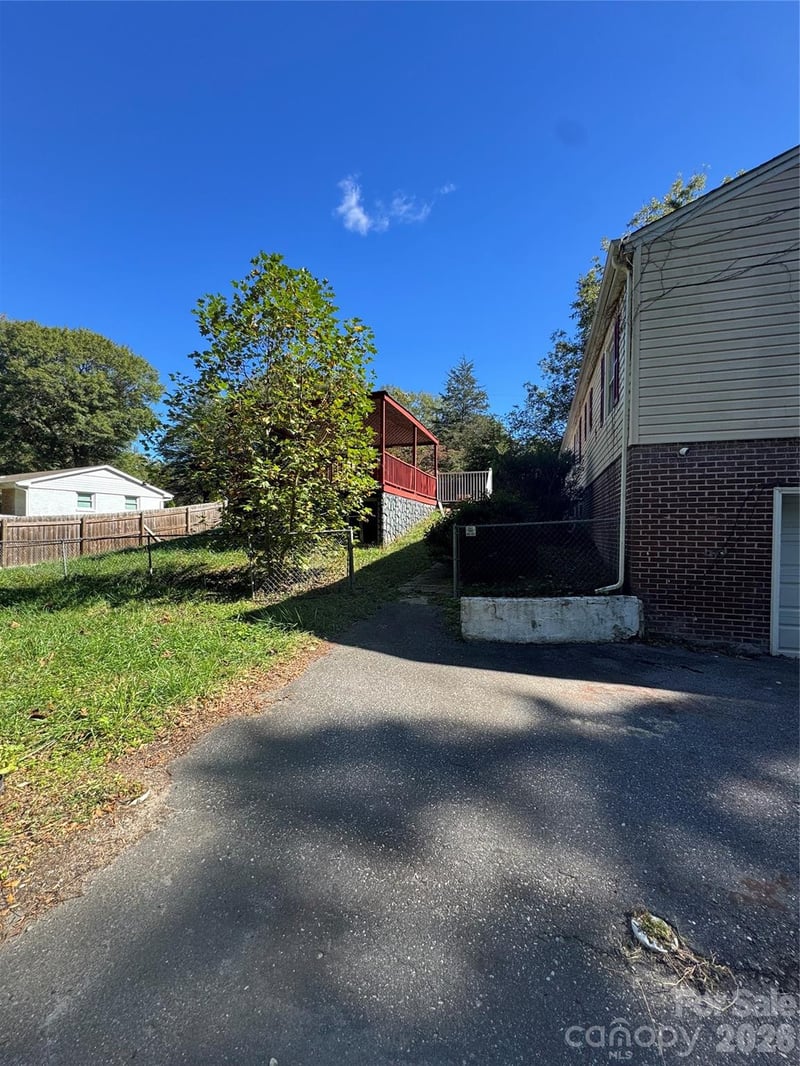 1934 Linwood Rd, Gastonia, NC 28052