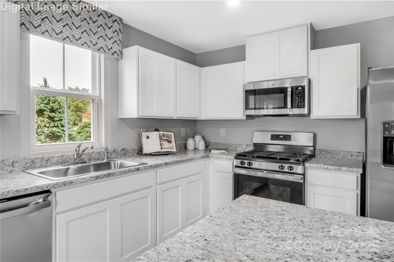 5925 Granbury Dr, Kannapolis, NC 28081