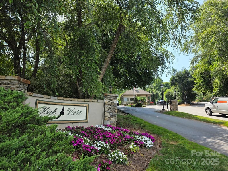 99999 Red Oak Dr, Mills River, NC 28759