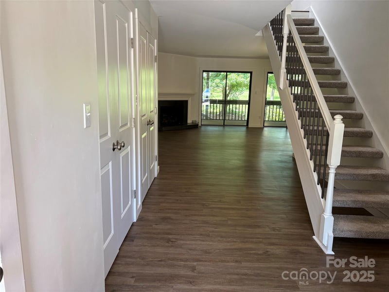 609 Crowfields Ln, Asheville, NC 28803