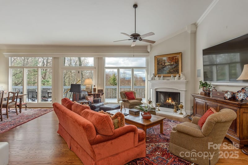135 Poplar Loop, Flat Rock, NC 28731