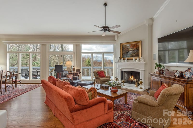135 Poplar Loop, Flat Rock, NC 28731