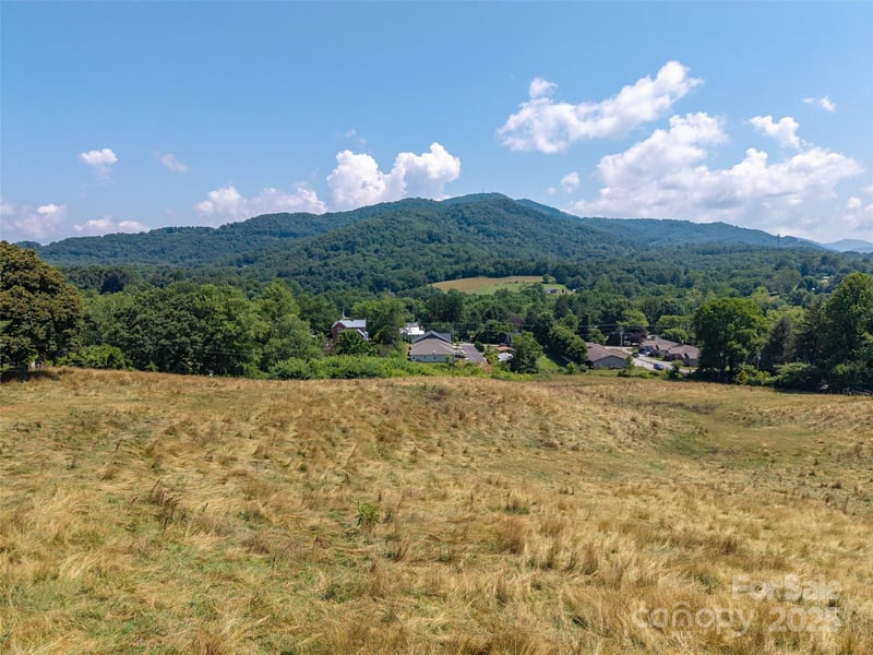 0000 Summer Breeze Dr, Clyde, NC 28721