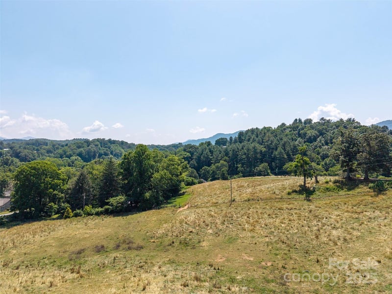 00 Summer Breeze Dr, Clyde, NC 28721