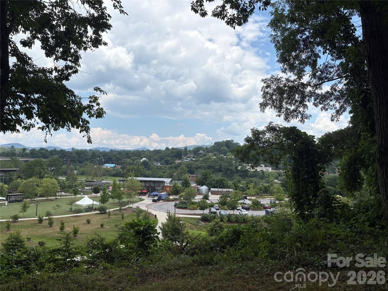 53 Logan Cir, Asheville, NC 28806