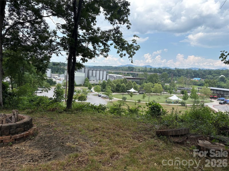 53 Logan Cir, Asheville, NC 28806