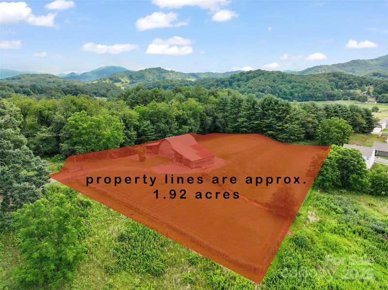 110 Allison Acres Dr, Waynesville, NC 28786