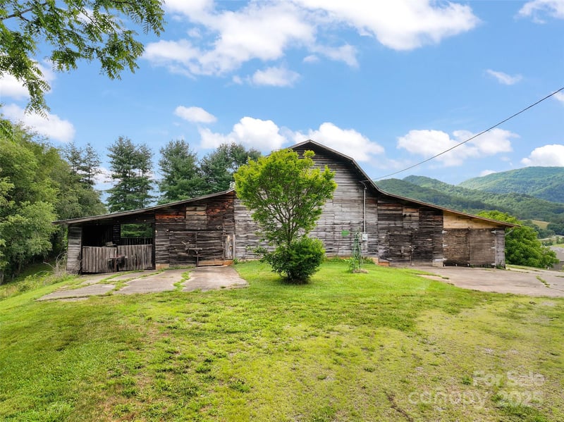 110 Allison Acres Dr, Waynesville, NC 28786