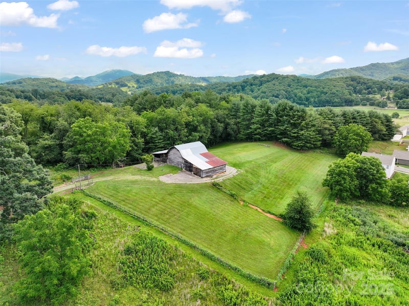 110 Allison Acres Dr, Waynesville, NC 28786