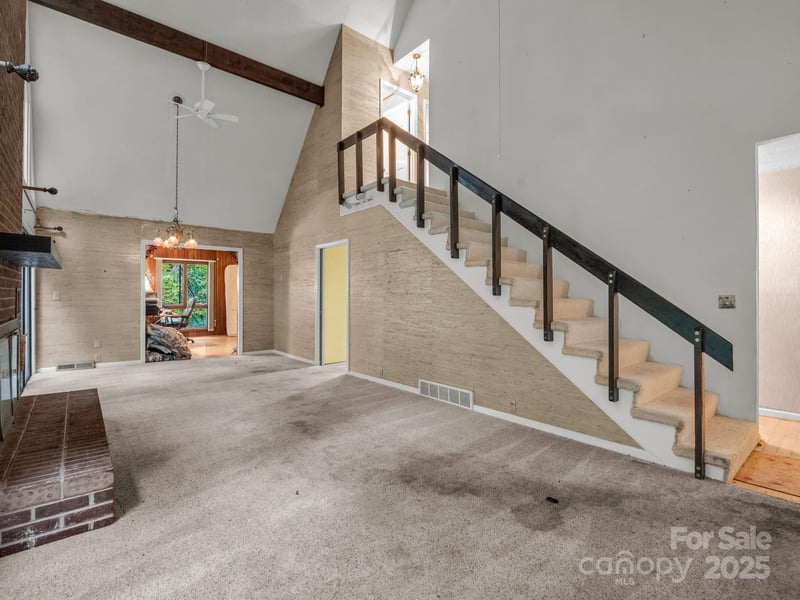 421 Chickadee Ln, Brevard, NC 28712