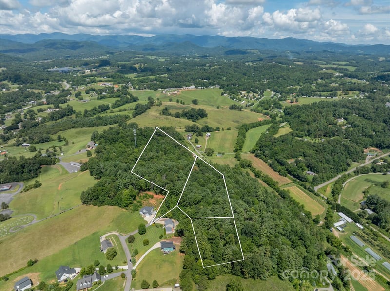 99999 Lawson Ridge Rd #11, Leicester, NC 28748