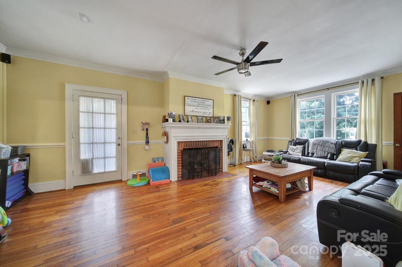 504 Chesterfield Ave, Lancaster, SC 29720