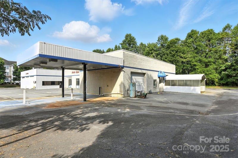 2931 Center St, Hickory, NC 28601