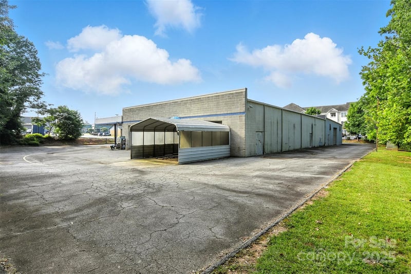 2931 Center St, Hickory, NC 28601