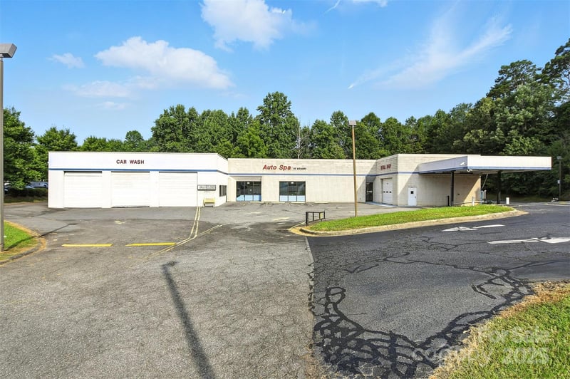 2931 Center St, Hickory, NC 28601