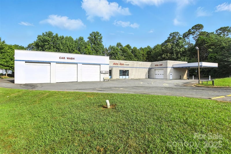 2931 Center St, Hickory, NC 28601