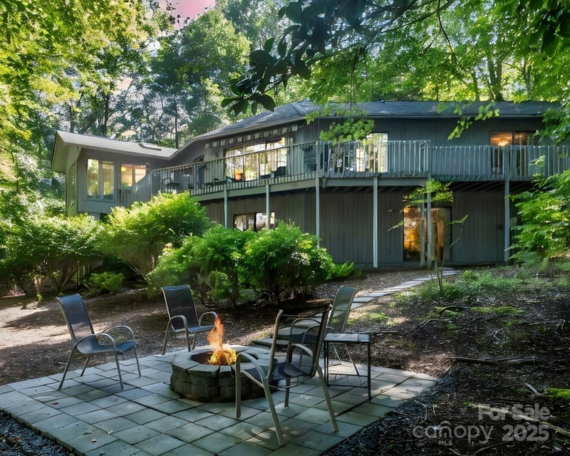 193 Downing Pl, Lake Lure, NC 28746