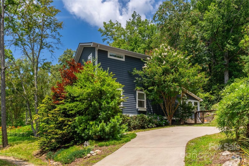 5 Koenig Way, Asheville, NC 28804