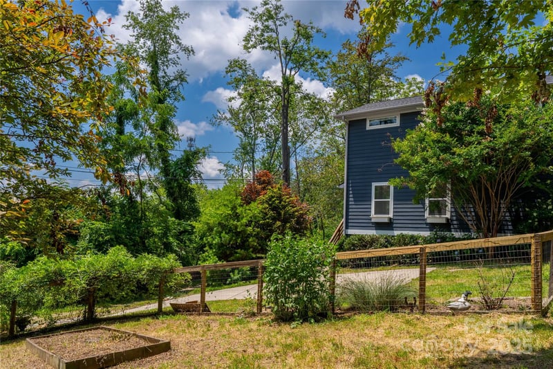 5 Koenig Way, Asheville, NC 28804