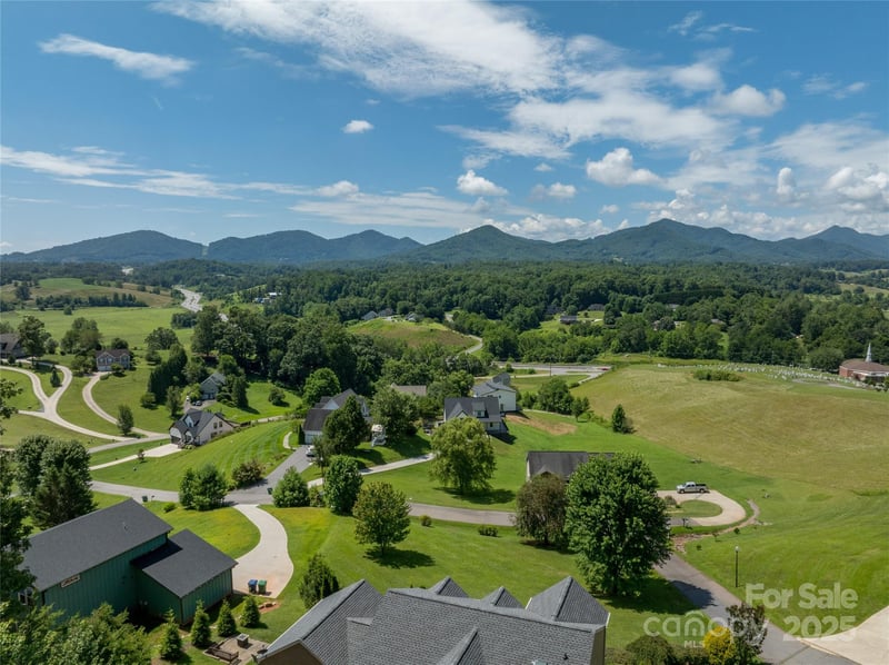 99999 Lawson Ridge Dr #13, Leicester, NC 28748