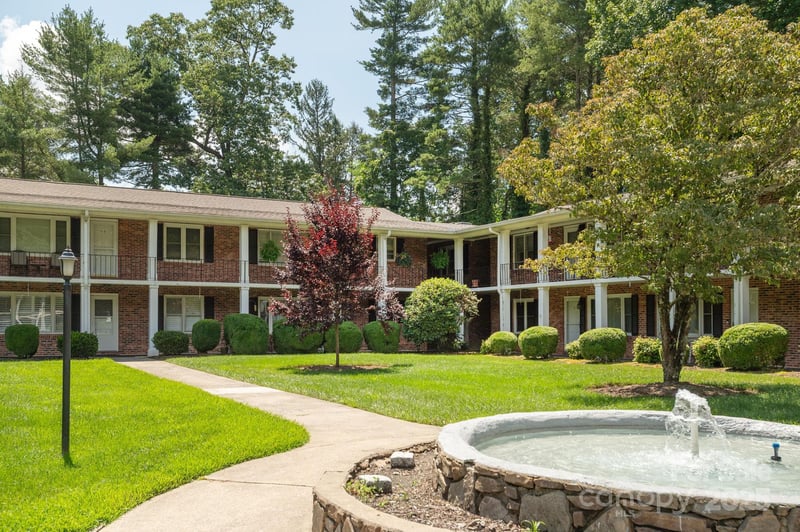 102 Boyd Dr #7A, Flat Rock, NC 28731