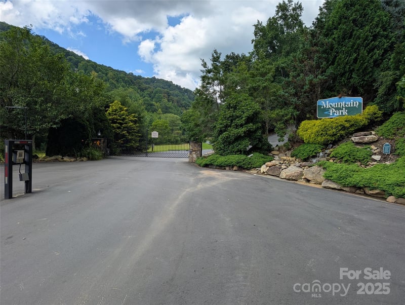 99999 Rising Sun Rd #86, Mars Hill, NC 28754