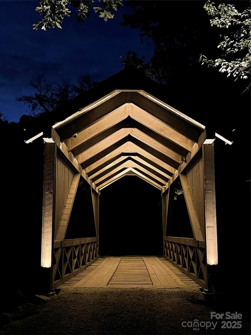 Mountain River Pl, Zirconia, NC 28773
