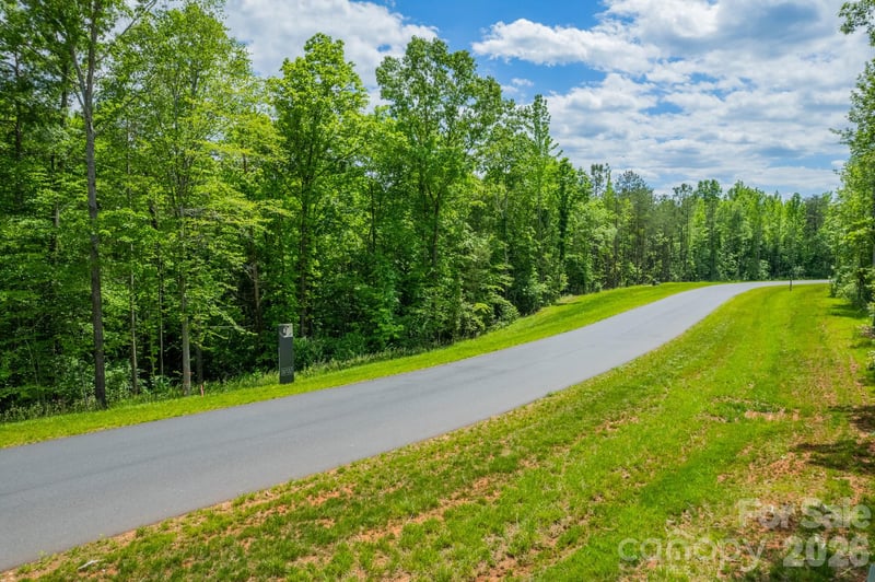 2A Ventosa Dr, Denver, NC 28037