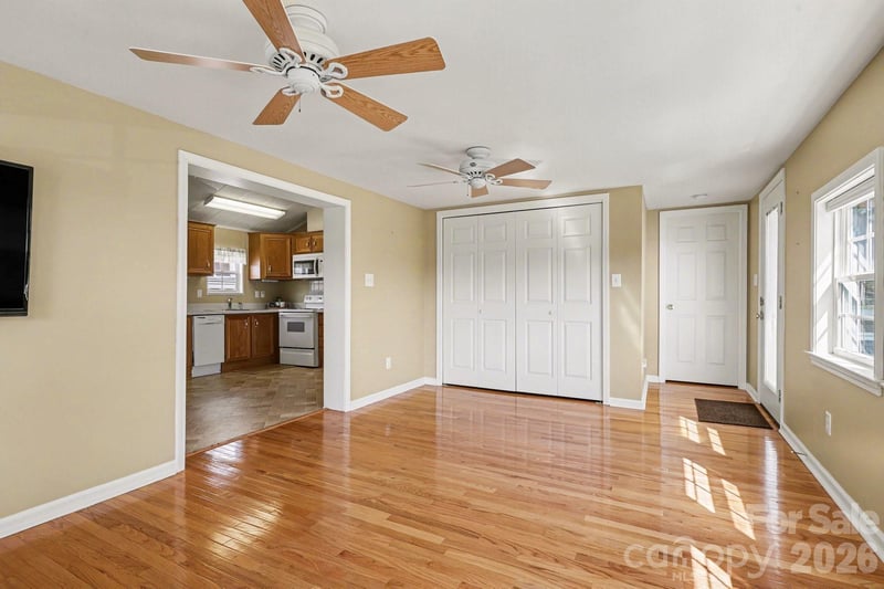 122 Maple St, New London, NC 28127