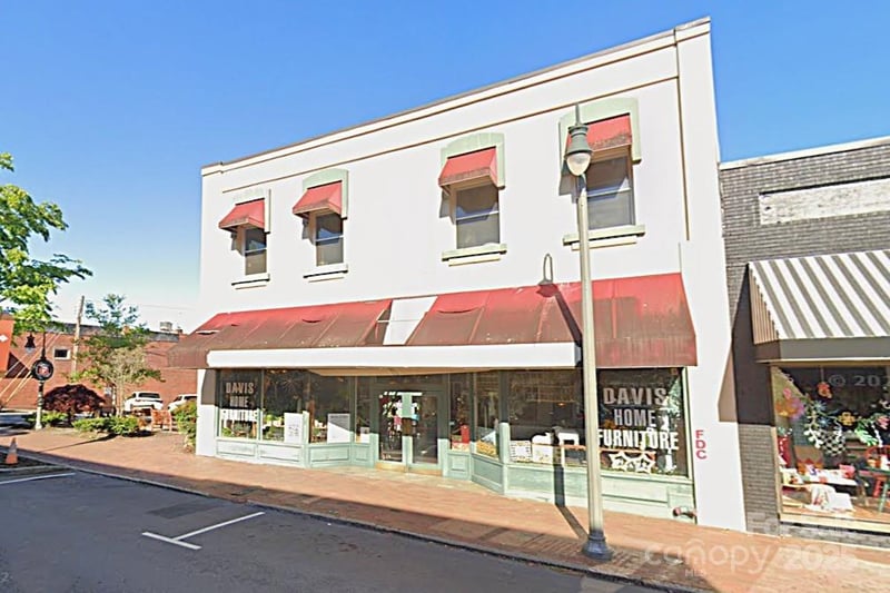 93 Main St, Waynesville, NC 28786