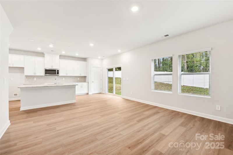 1429 Wildflower St, Newton, NC 28658