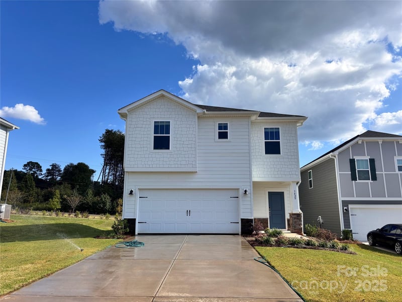 1429 Wildflower St, Newton, NC 28658