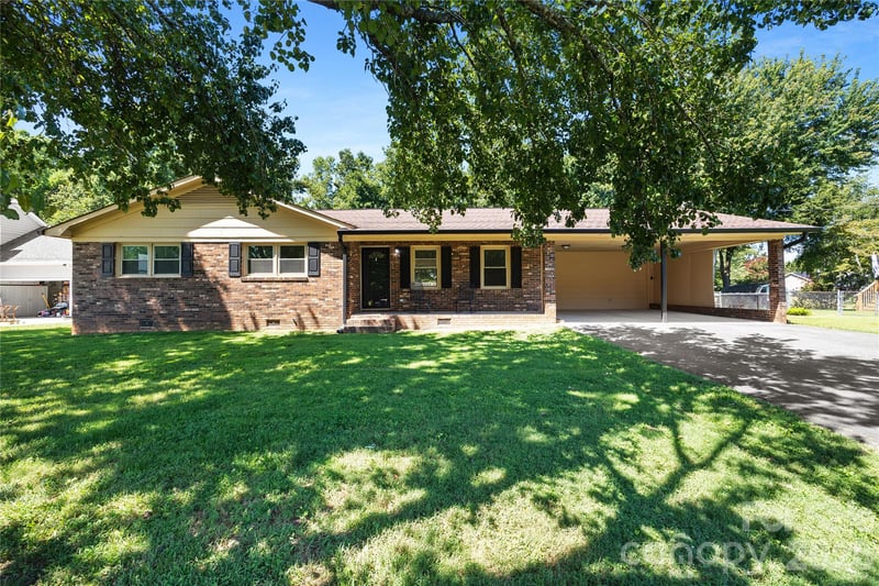 168 Mooreland Rd, Mooresville, NC 28117